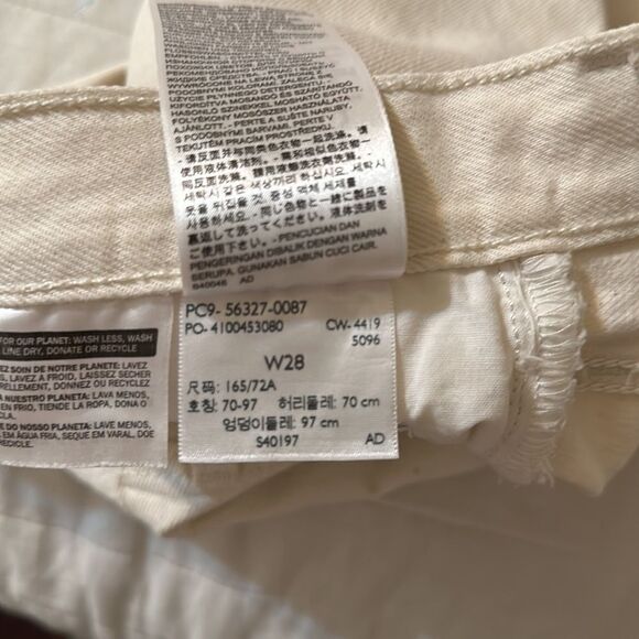 LEVI’S 28 501 High Rise Button Fly Ivory Distressed Raw Fringe Hem Denim Shorts - Picture 14 of 14